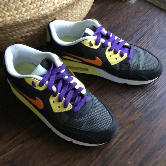 Nike Shoes - Nike AirMax